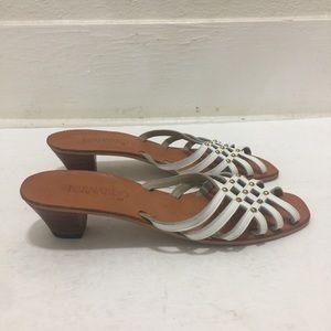 Bernardo WM Sz/7.5N  White Leather Cross Straps Gold Embellished Pump Sandal